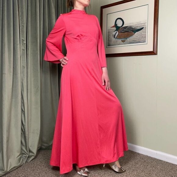 Vintage 1970s Mock Neck Bell Sleeve Coral Maxi Dress - Picture 4 of 14